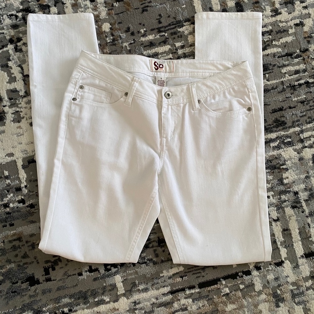 White denim jeans